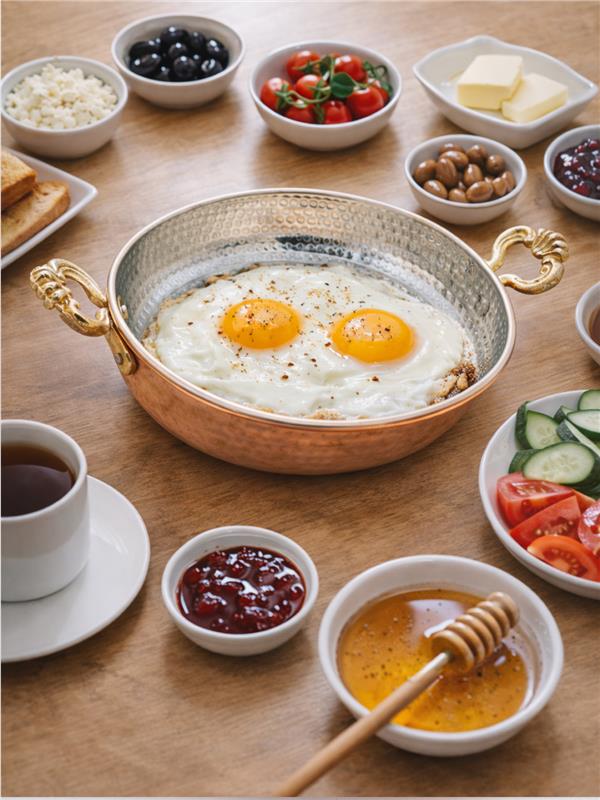 El Yapımı Bakır Yumurta Tavası Kapaklı 24 Cm